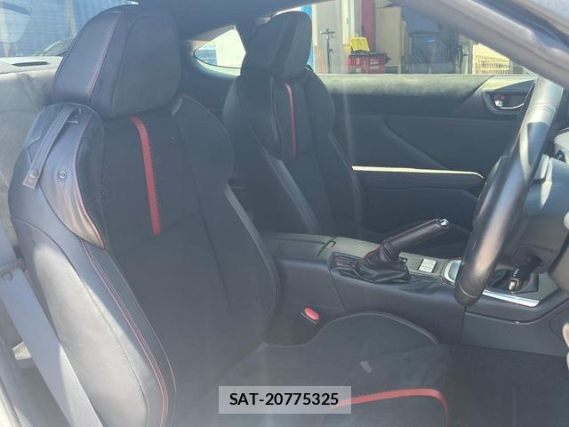 Subaru BRZ 2022-03 8220686-5