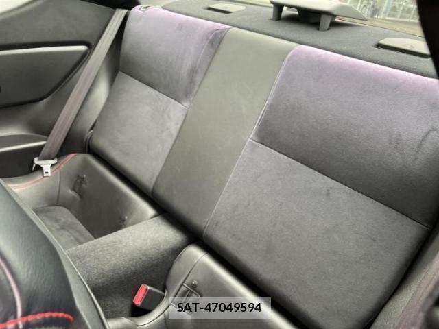 Subaru BRZ 2013-02 8225183-4