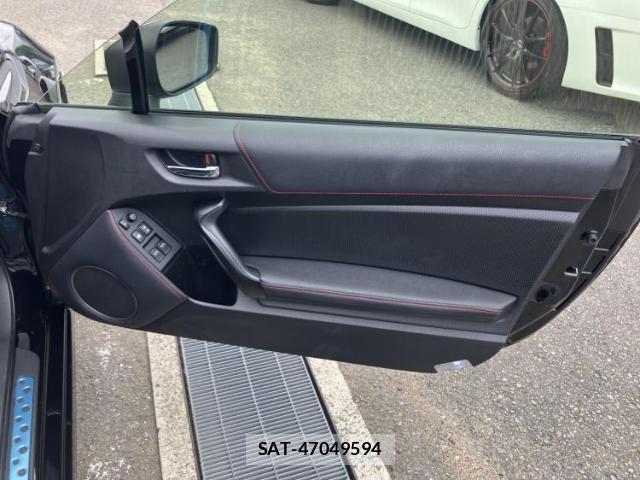 Subaru BRZ 2013-02 8225183-7