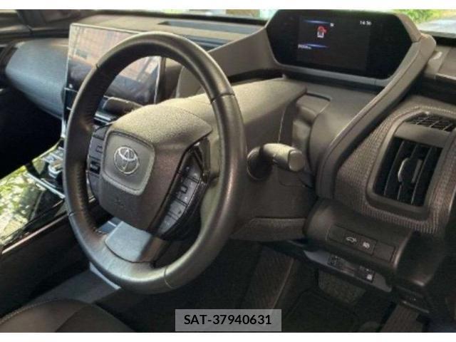 Toyota bZ4X 2025-11 8218045-2