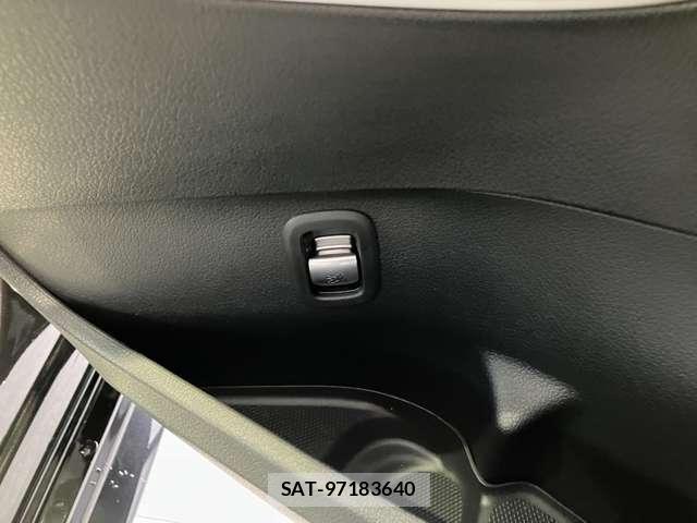 Mercedes Benz C-CLASS 2025-08 8221800-9