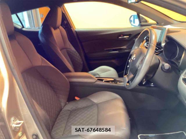 Toyota C-HR 2017-12 8216210-14