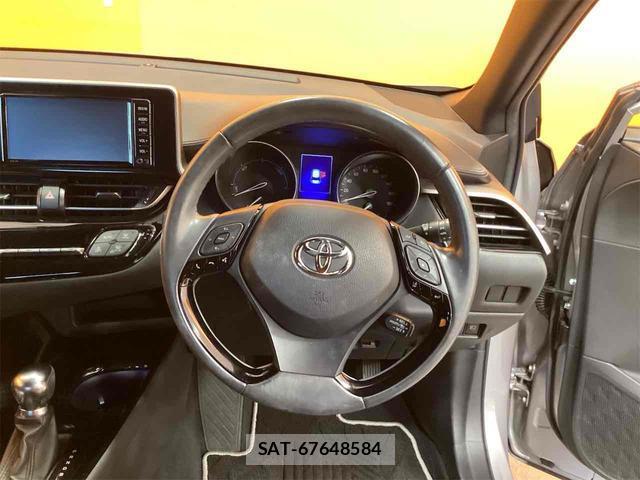 Toyota C-HR 2017-12 8216210-17