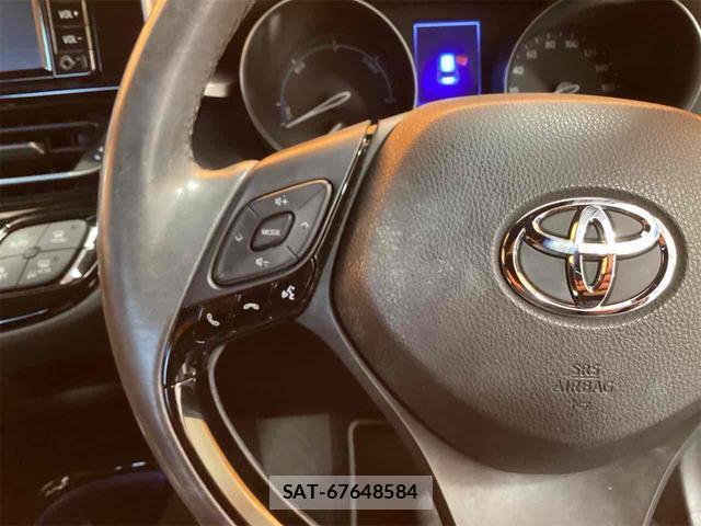 Toyota C-HR 2017-12 8216210-18