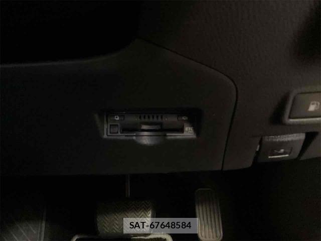 Toyota C-HR 2017-12 8216210-3