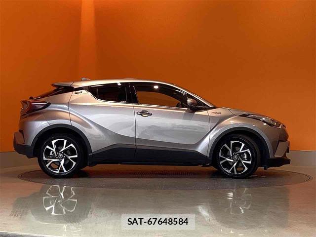 Toyota C-HR 2017-12 8216210-6