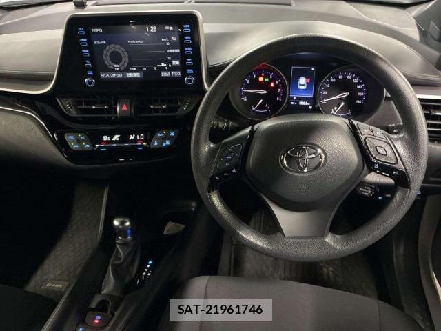 Toyota C-HR 2021-07 8216402-2