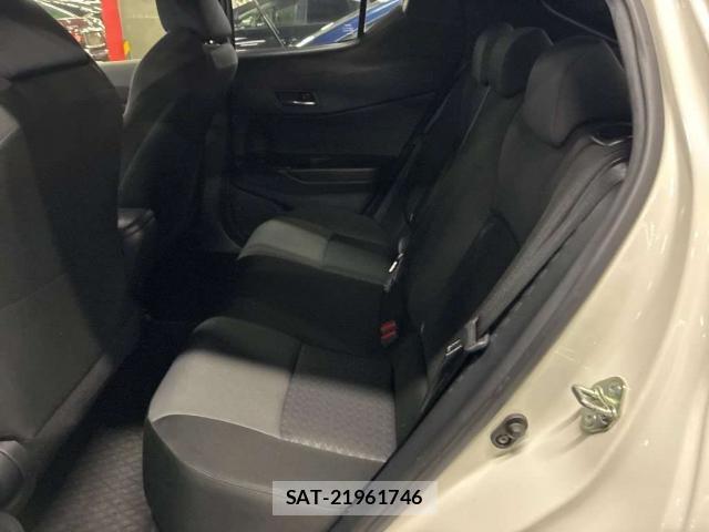 Toyota C-HR 2021-07 8216402-6