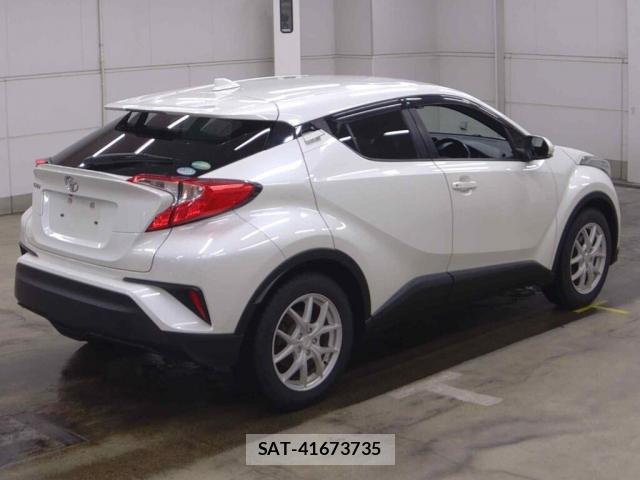 Toyota C-HR 2017-03 8216406-4