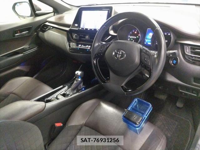 Toyota C-HR 2019-06 8216456-2