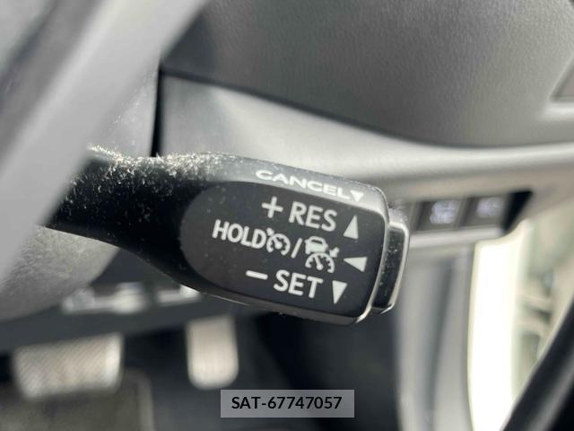 Toyota C-HR 2019-11 8216730-11