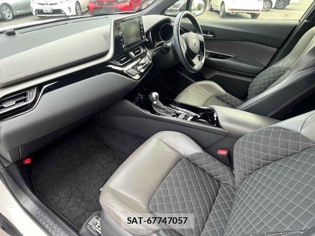 Toyota C-HR 2019-11 8216730-15