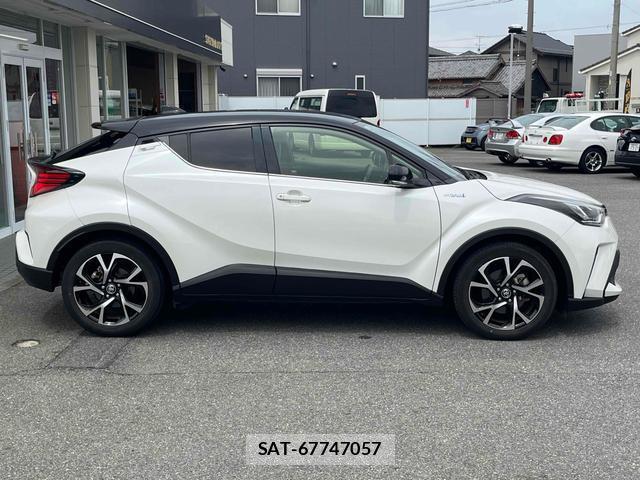 Toyota C-HR 2019-11 8216730-4