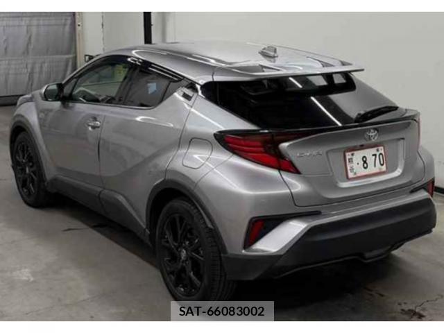Toyota C-HR 2021-08 8217373-4