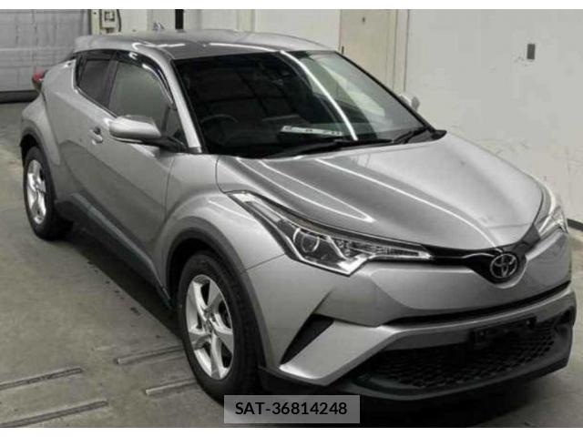 Toyota C-HR 2017-02 8217426-0