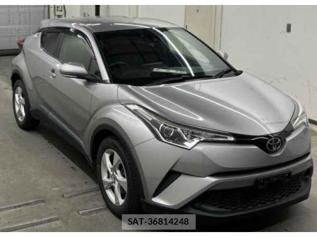 Toyota C-HR 2017-02 8217426-3