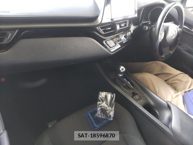Toyota C-HR 2018-05 8217674-2
