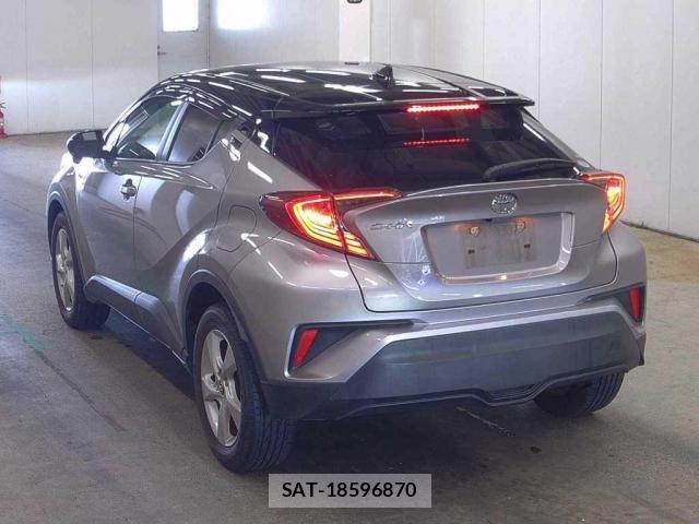 Toyota C-HR 2018-05 8217674-4