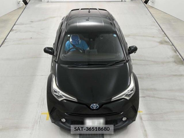 Toyota C-HR 2017-05 8218960-10