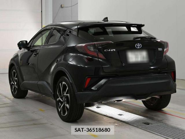 Toyota C-HR 2017-05 8218960-6