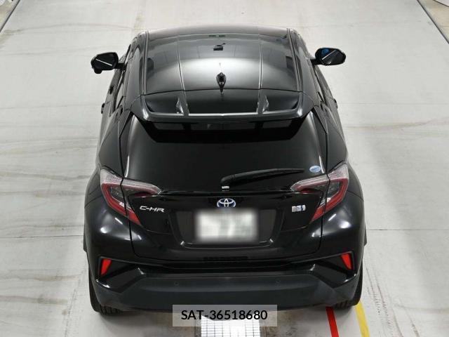 Toyota C-HR 2017-05 8218960-8
