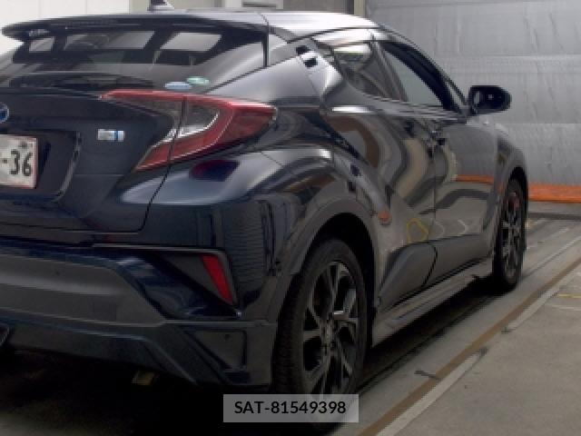 Toyota C-HR 2019-01 8218965-3