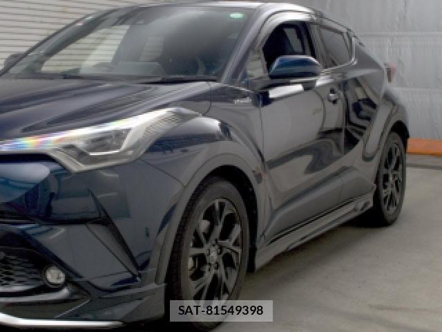 Toyota C-HR 2019-01 8218965-4