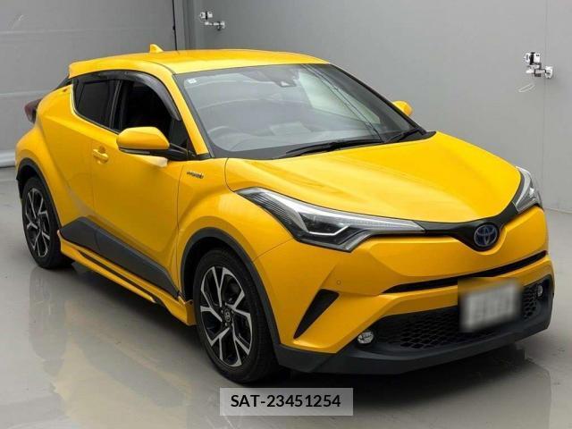 Toyota C-HR 2018-10 8219002-10