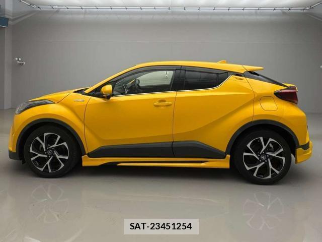 Toyota C-HR 2018-10 8219002-6
