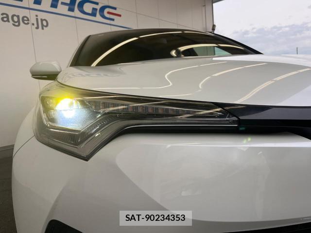 Toyota C-HR 2018-11 8221351-11
