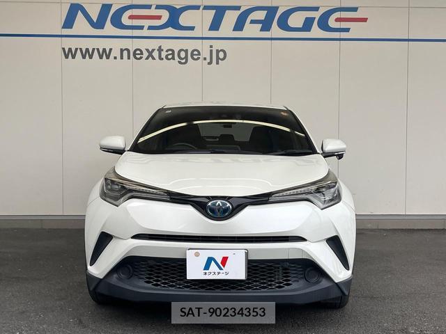 Toyota C-HR 2018-11 8221351-13