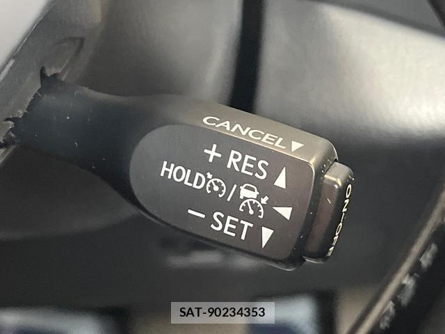 Toyota C-HR 2018-11 8221351-4