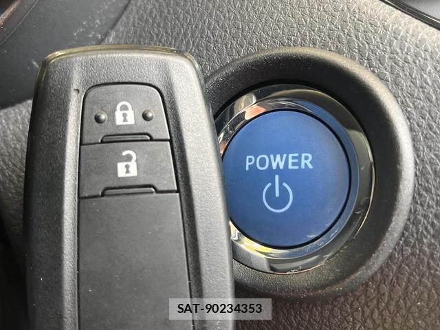 Toyota C-HR 2018-11 8221351-6