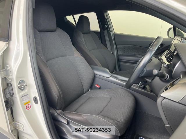 Toyota C-HR 2018-11 8221351-7