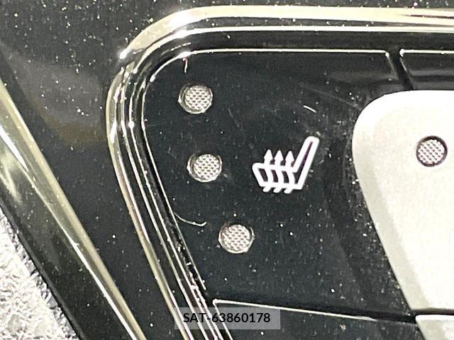 Toyota C-HR 2018-08 8221978-5