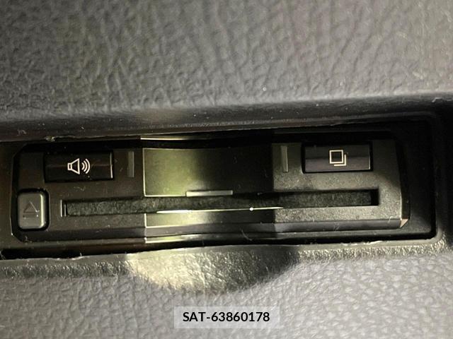 Toyota C-HR 2018-08 8221978-6