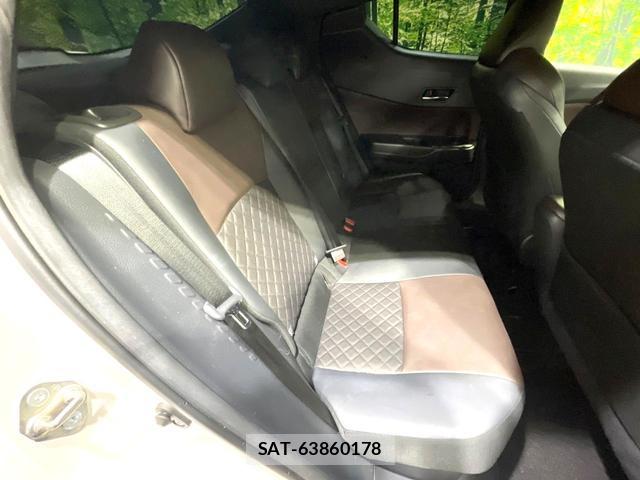 Toyota C-HR 2018-08 8221978-8