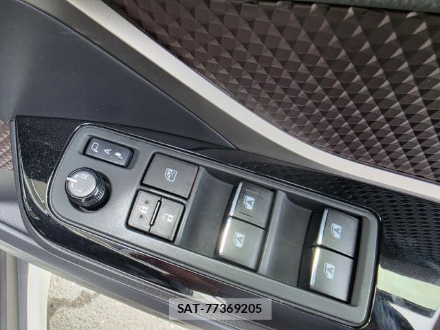 Toyota C-HR 2017-08 8222914-10
