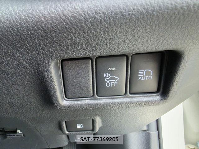 Toyota C-HR 2017-08 8222914-12