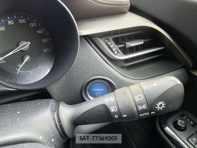 Toyota C-HR 2017-08 8222914-16