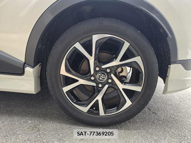 Toyota C-HR 2017-08 8222914-19