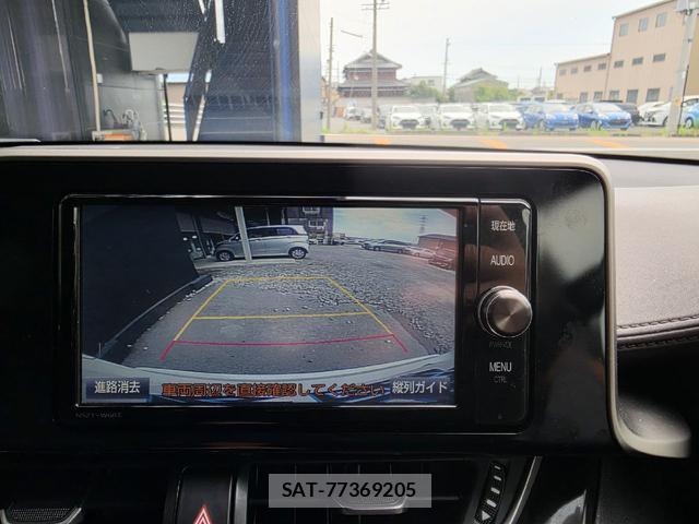 Toyota C-HR 2017-08 8222914-2