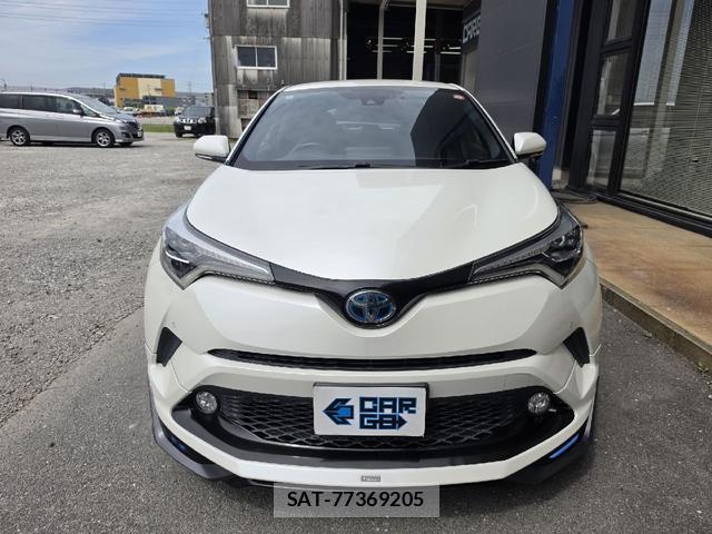 Toyota C-HR 2017-08 8222914-4