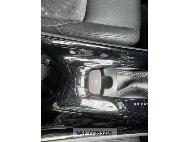 Toyota C-HR 2017-08 8222914-9