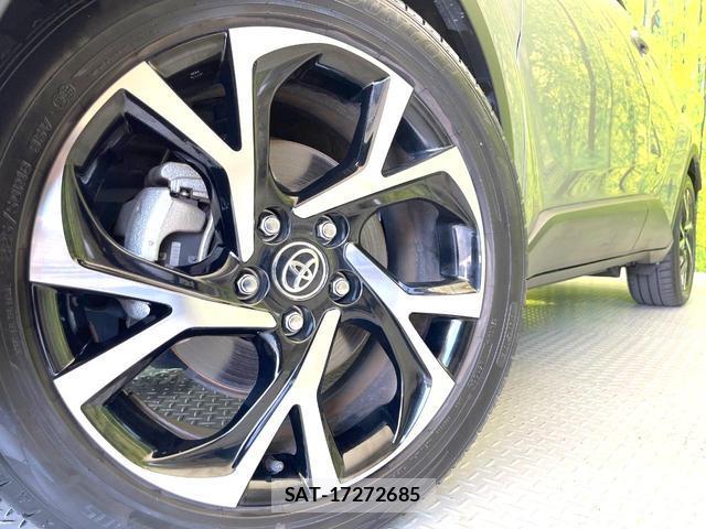 Toyota C-HR 2017-03 8223969-12