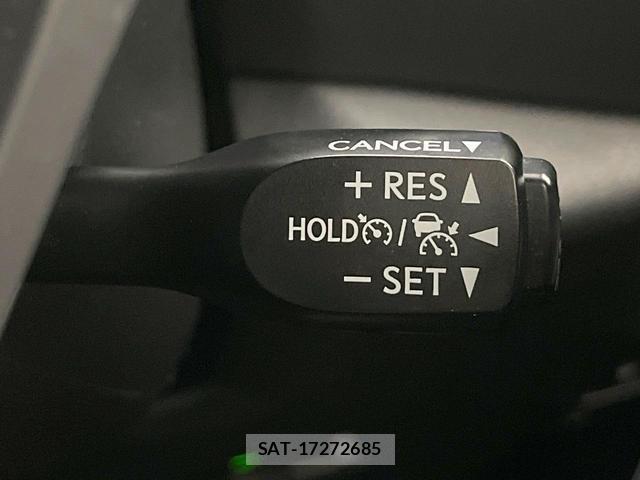 Toyota C-HR 2017-03 8223969-5