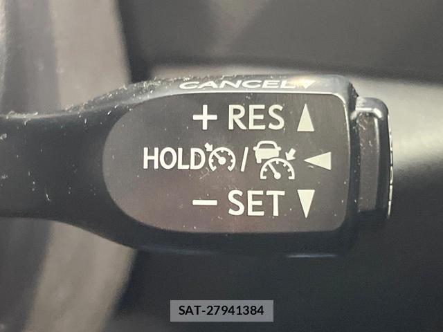 Toyota C-HR 2017-06 8224001-3