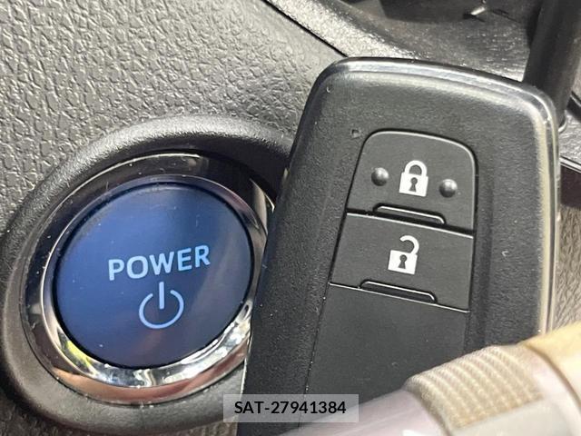 Toyota C-HR 2017-06 8224001-6