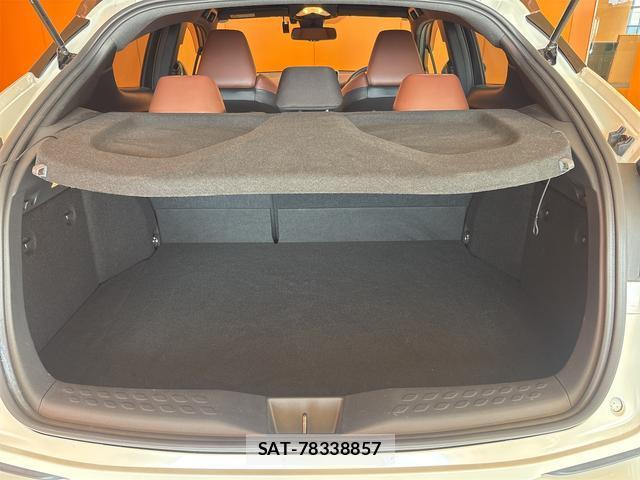 Toyota C-HR 2019-08 8224590-11