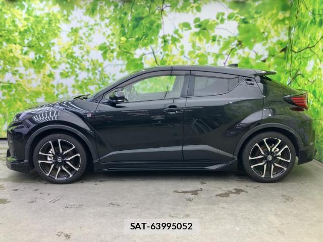 Toyota C-HR 2020-08 8225483-1